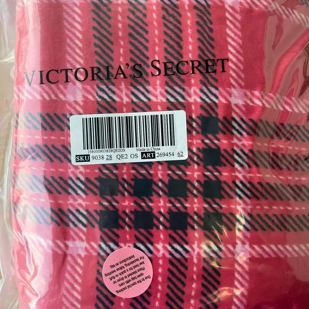 Victoria’s Secret Cozy Plush Blanket Red Black Plaid 50